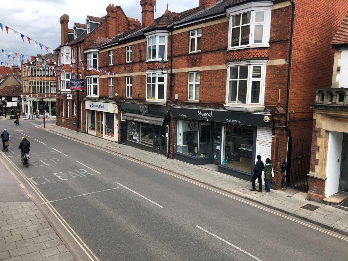 Stylish Town Centre Apartment Henley-on-Thames Exterior photo